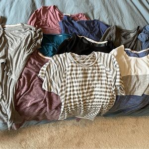 Bundle of nursing shirts M/L